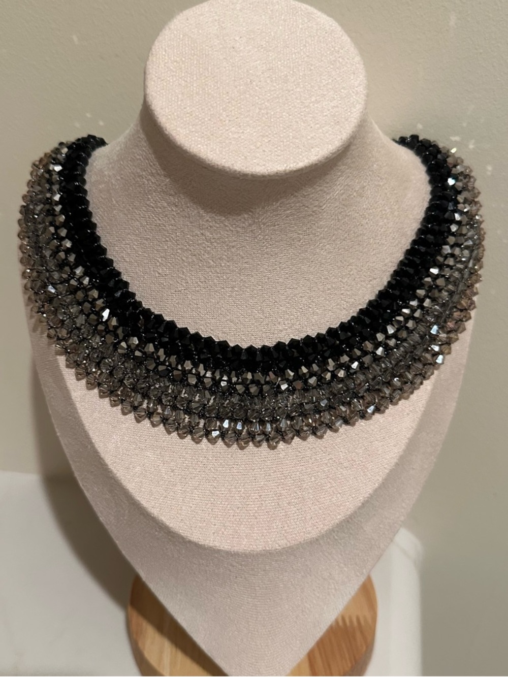 RUSH Elegant Black and Gray Crystal Collar Necklace - Women Jewelry